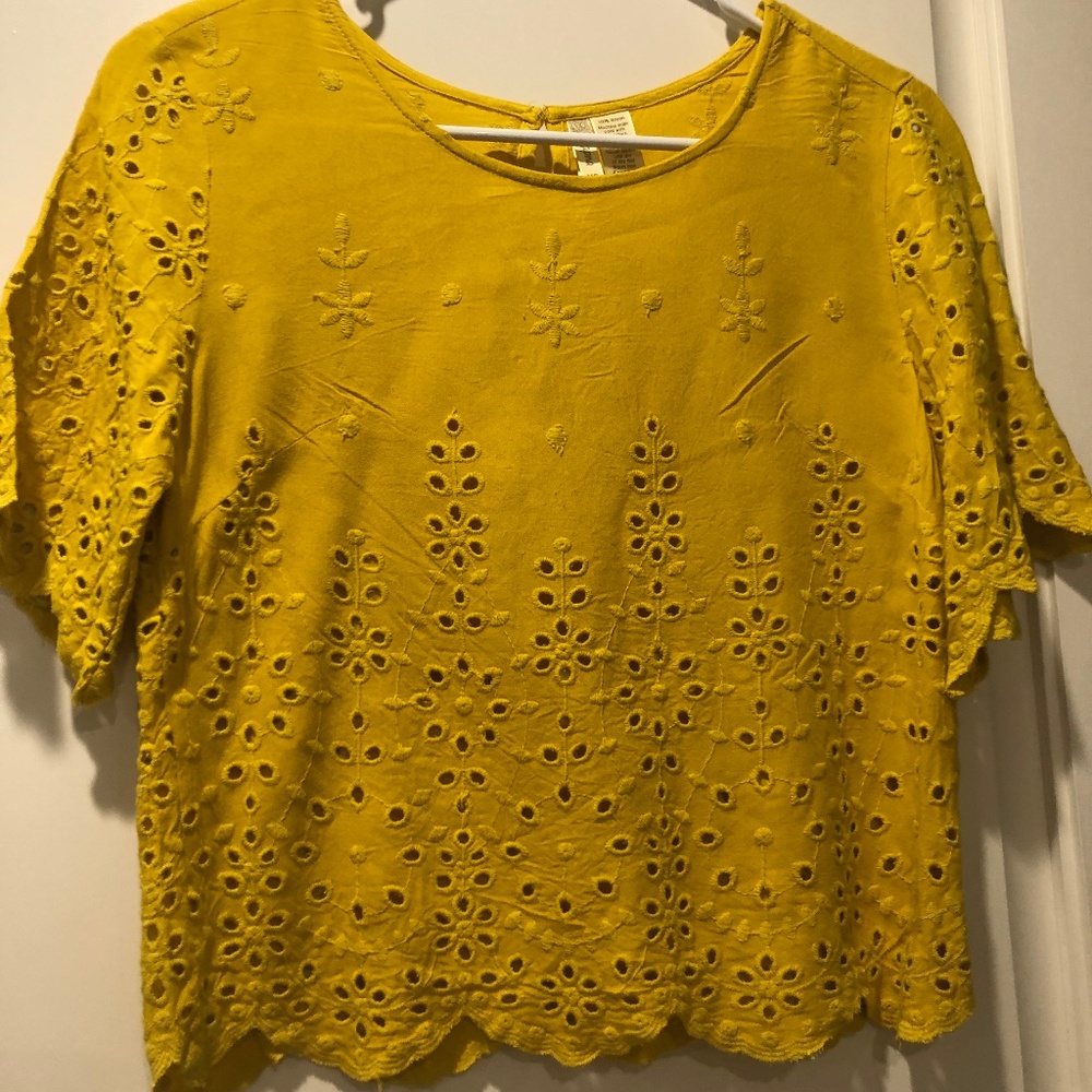 Japna yellow scoop neck flower short sleeve shirt